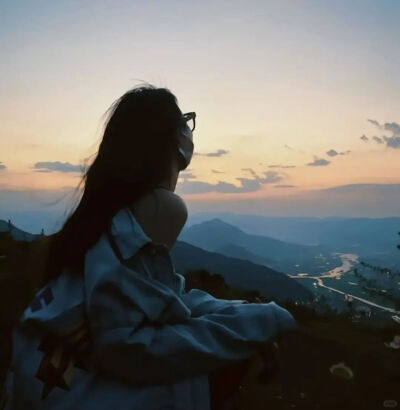 自由感女头