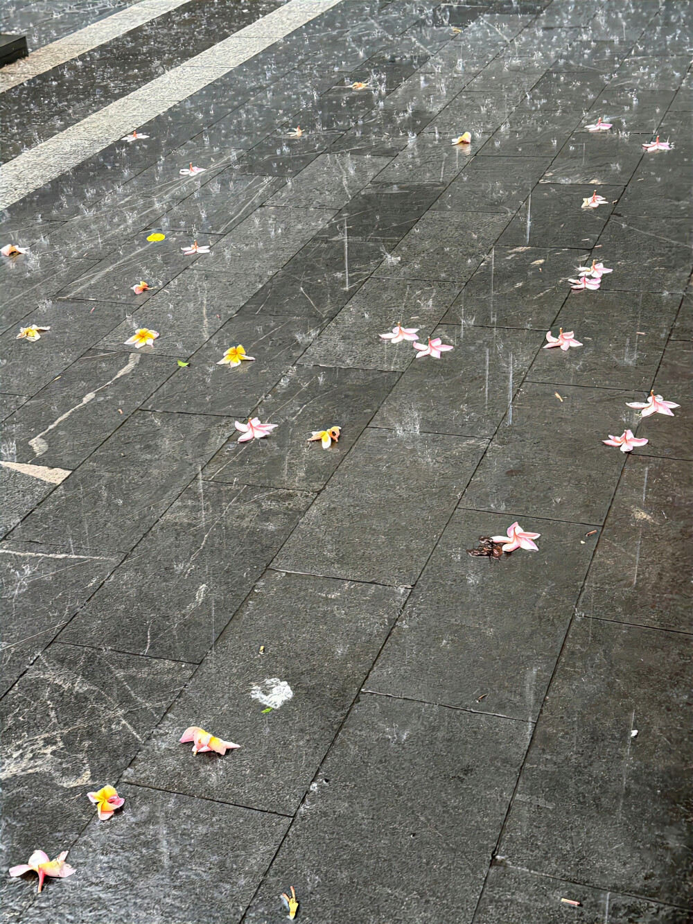 雨天背景图