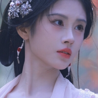 燥候一个阿黛