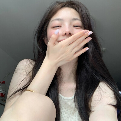 凌晨的海 难言的爱.
侵权删