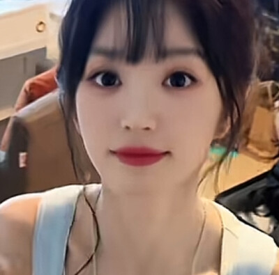 就这样看着你 脸红红的呼吸