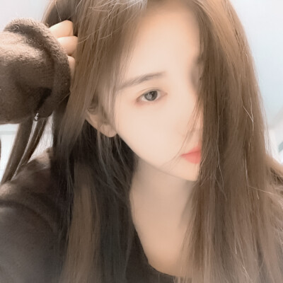 倘若思念是阵阵细雨落下，你的世界是否变得潮湿