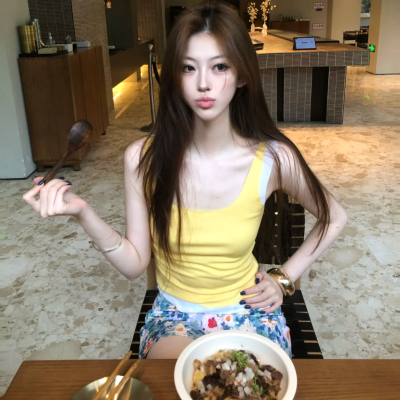 女