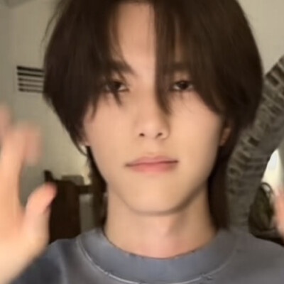 宝子终于舍得出来了