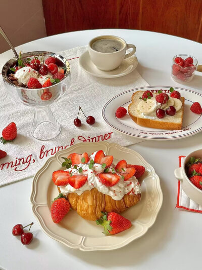 樱桃树莓草莓甜品美食