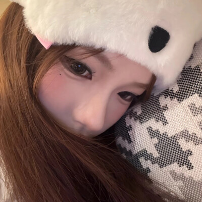 ，