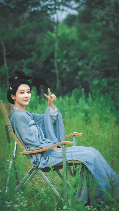 何惟芳 ​​​.杨紫