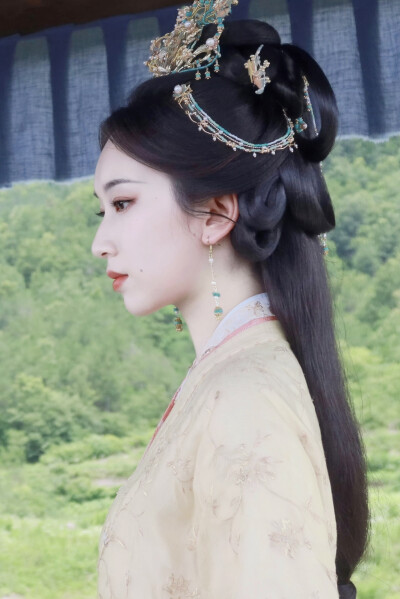 桃花映江山 孟蓁蓁
