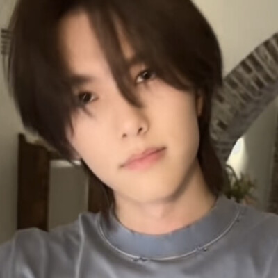 宝子终于舍得出来了