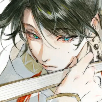 她也曾以长剑点我胸前