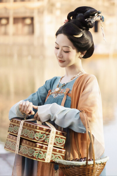 锦绣芳华 何惟芳