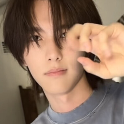 宝子终于舍得出来了