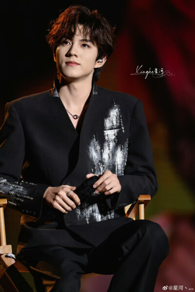cr.星河丶灬
