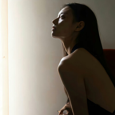 我又不是谁的第一顺位 那么计较一些感受干嘛