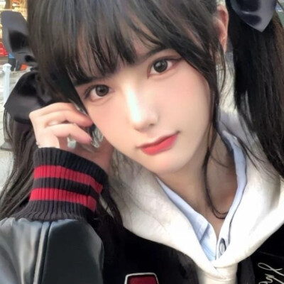 女孩我的故事因为你而展开