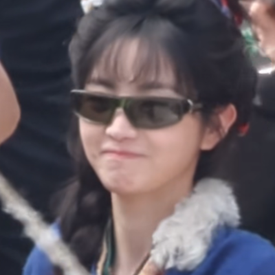 墨镜薇