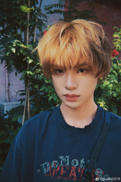 黄明昊