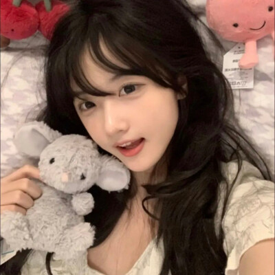 女