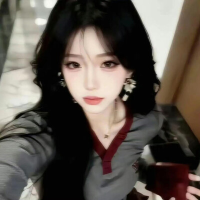 黑色
