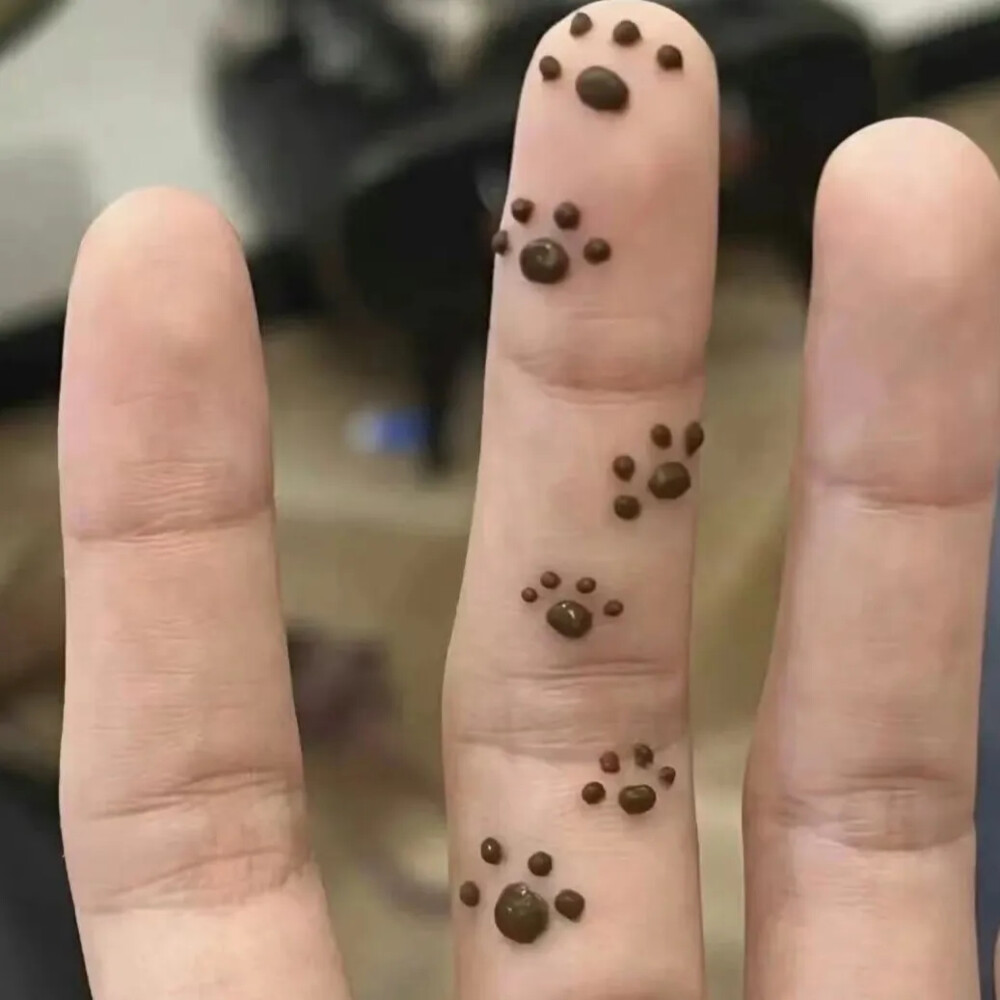 ⋆