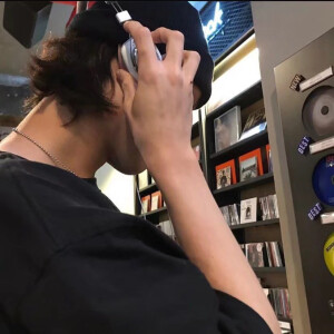 男头#喜欢独行的人灵魂都有洁癖