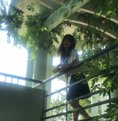 绿色女头