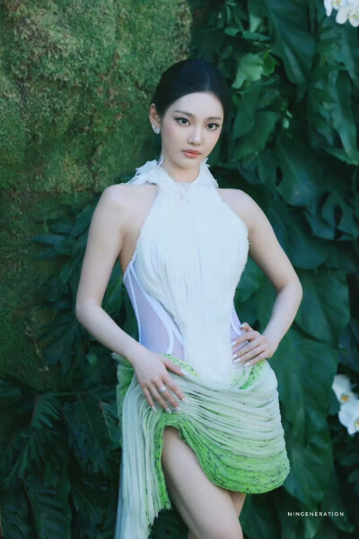 BY爱喝可乐的古娜小姐 中国 宁艺卓
