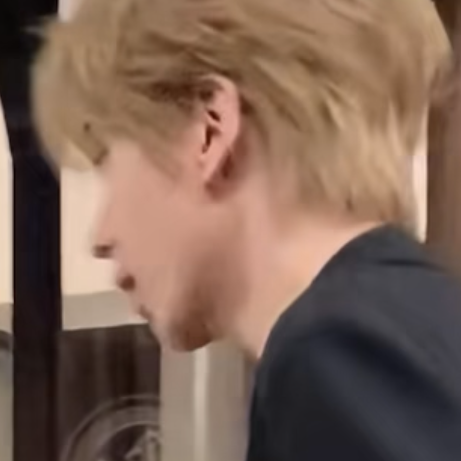 妈妈他才不是什么黄毛小子