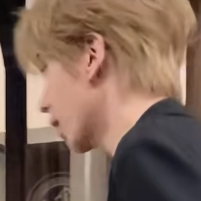 妈妈他才不是什么黄毛小子