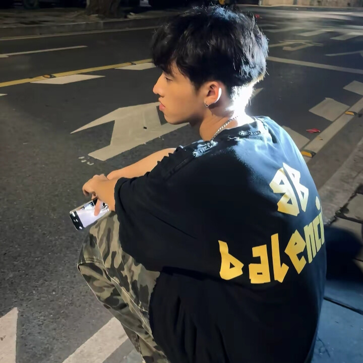 人和人的关系就像织毛衣 织的时候小心而漫长 拆开只需要轻轻一拉