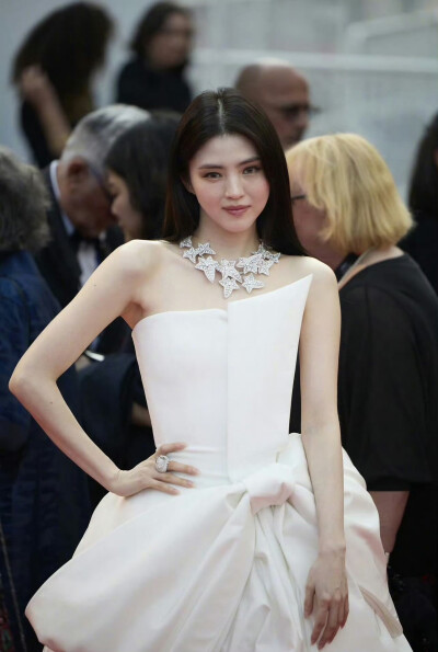 BY爱喝可乐的古娜小姐 韩国 韩素希