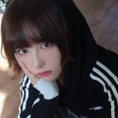 有没有女孩愿意帮我截头像？我把原图发给你，你帮我截成1:1