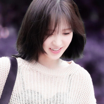 Wendy微调可二改
标FantasyBlue94