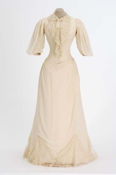Lace and crepe wedding gown 1893