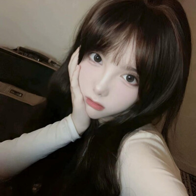 有没有女孩愿意帮我截头像？我把原图发给你，你帮我截成1:1