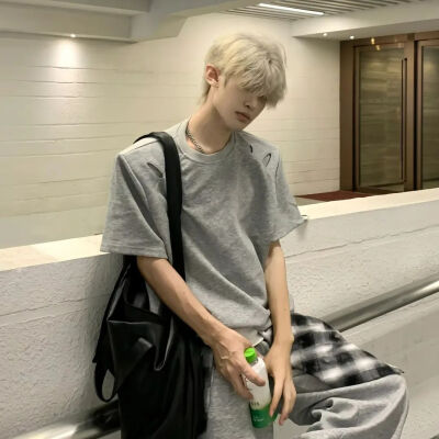 男生头像
喜欢点赞关注收藏