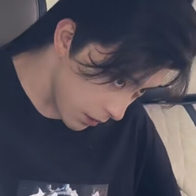 星期五晚上九点相约在钱柜见面