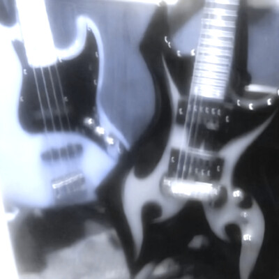 
A sharp knife 、"刺骨寒温"灼烧我的肌肤...