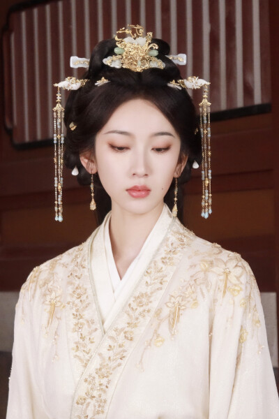 桃花映江山 孟蓁蓁