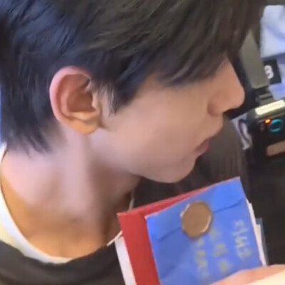 不媚男不媚女只媚钱