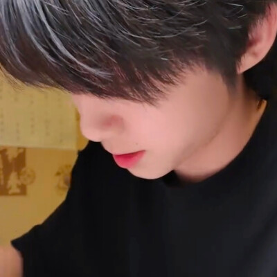  如果有人追你那我就绊倒他">w<"