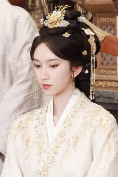桃花映江山 孟蓁蓁