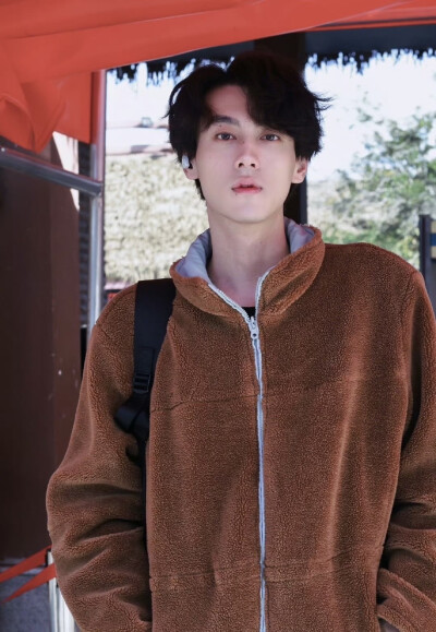 田栩宁