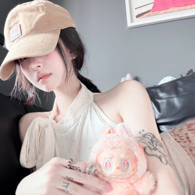 女头
二传头像注明出处