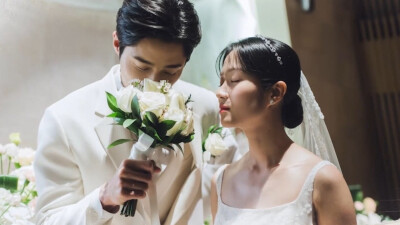 BY爱喝可乐的古娜小姐 背着善宰跑