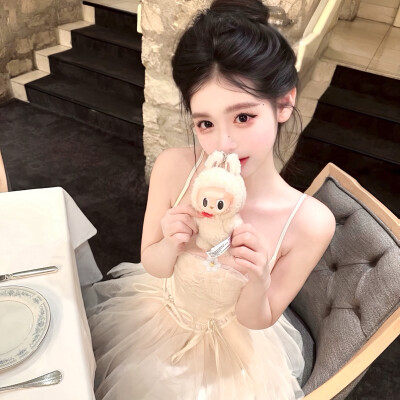 女头
二传头像注明出处