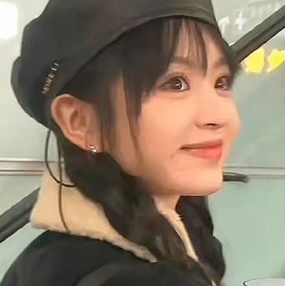 睫毛弯弯眼睛眨啊眨