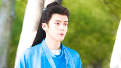 《临江仙》
李青月/花如月（白鹿饰）
白九思（曾舜晞饰）