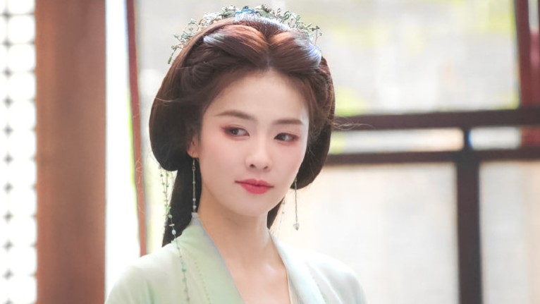 《临江仙》
李青月/花如月（白鹿饰）
白九思（曾舜晞饰）
