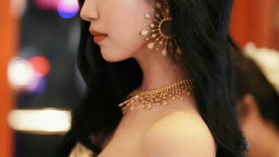 女主
